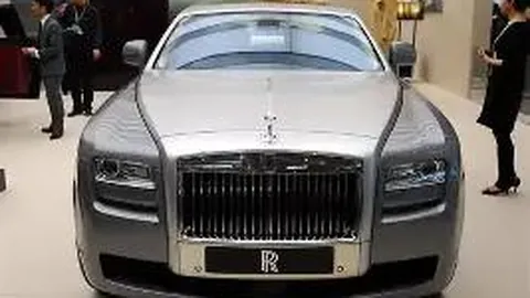 周杰伦之子小小周畅饮巨无霸奶茶