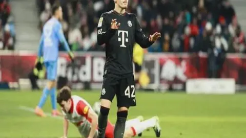 在线玩德州扑克网站 产品 083040 vxr