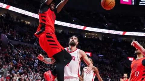 国足迪拜集结备战3月15日首战，科威特重逢在即